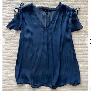 NWT Women’s Banana Republic Navy Blue Medium Silk-Like Short Sleeve Blouse